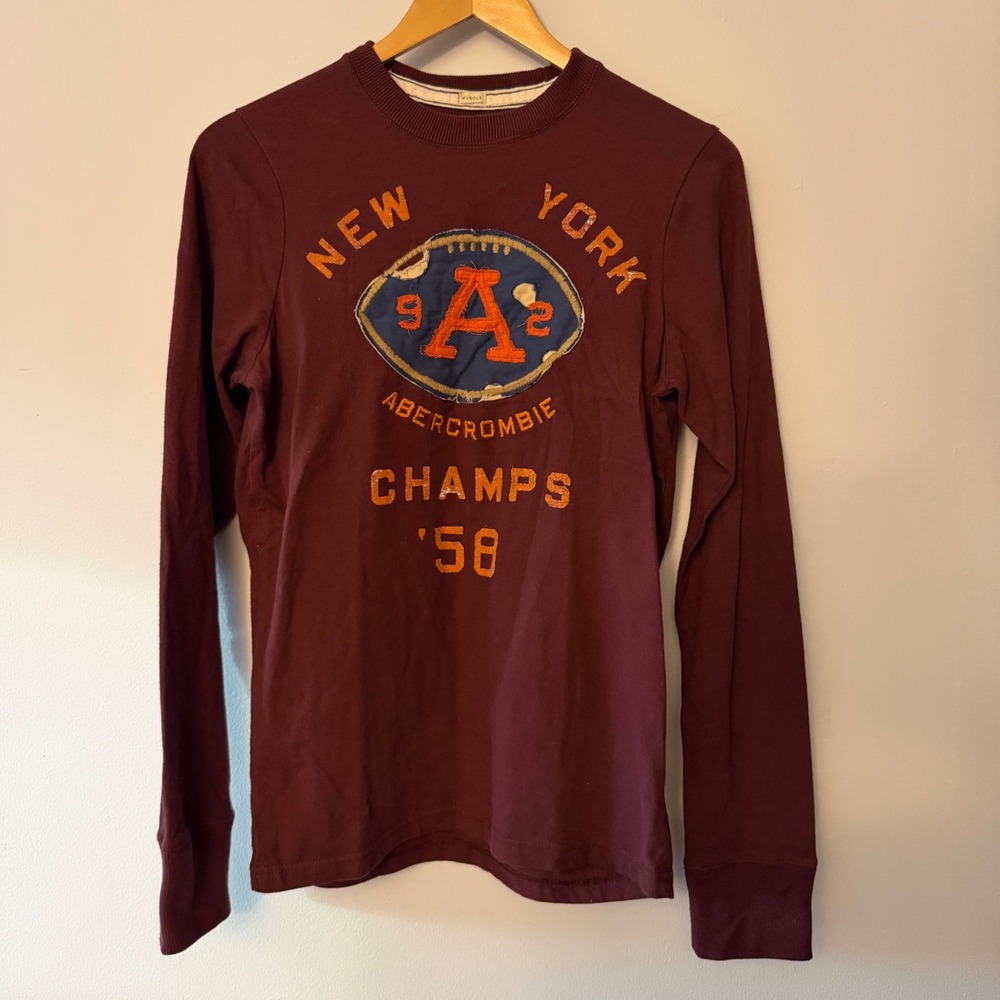 Abercrombie & Fitch Mens Muscle Fit Long Sleeve Graphic Tee Maroon Small